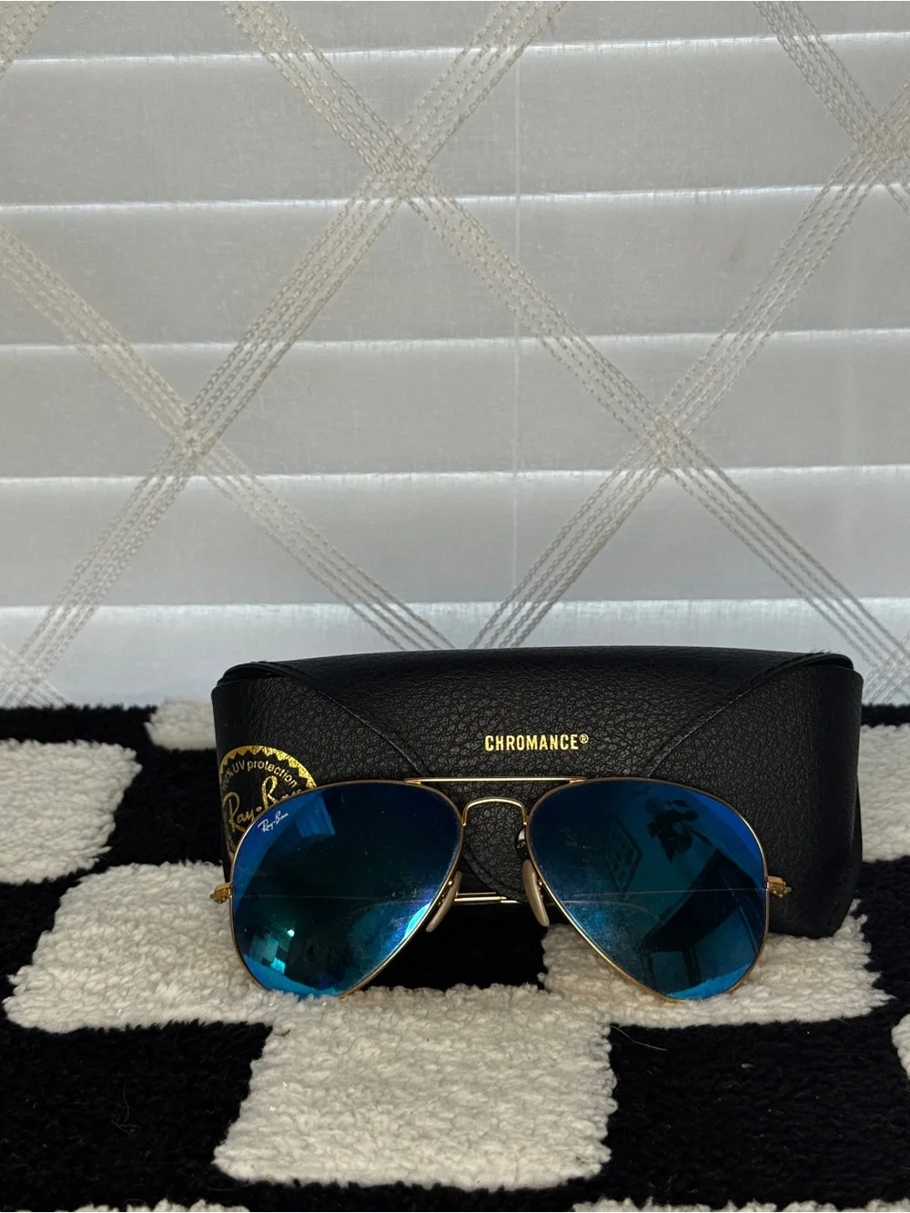 Ray-Ban Classic Gold Aviator Blue Flash Mirror Sunglasses RB3025